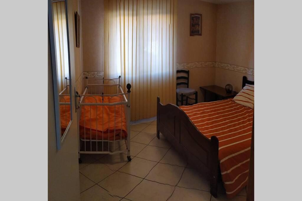 Chez Fabienne T3 Lägenhet Le Breuil-sur-Couze Exteriör bild